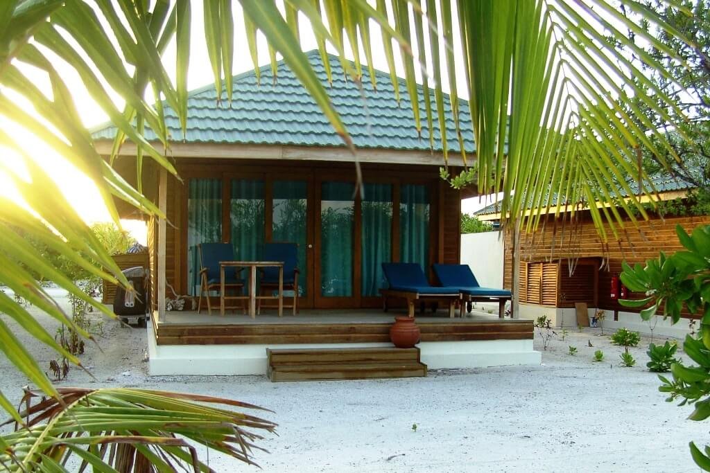 J Resort Handhufushi Maldives Header